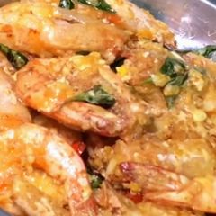 A picture of Salted Egg Yolks Butter Prawns.