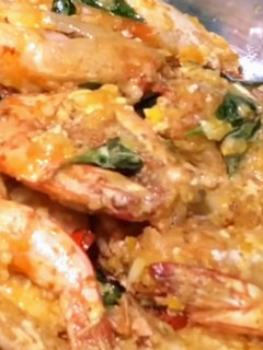 A picture of Salted Egg Yolks Butter Prawns.