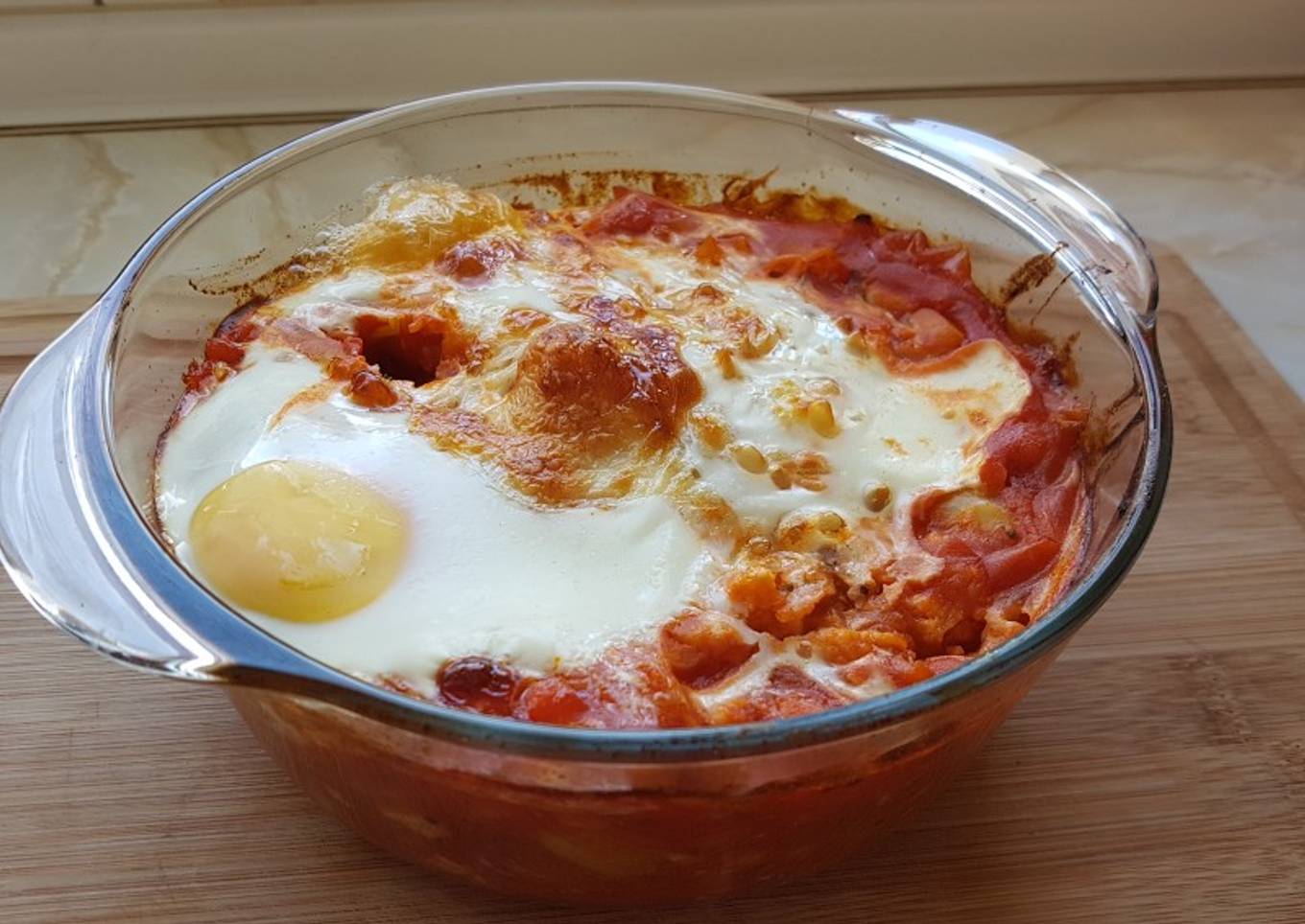 Pasta al horno con huevo estrellado