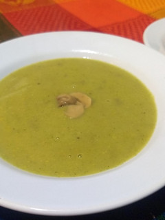 Una foto de Crema de champiñones con verduras