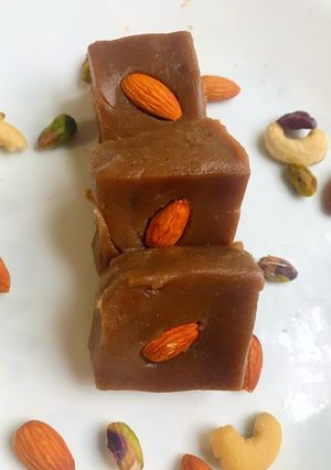 A picture of No Sugar Dates Halwa.