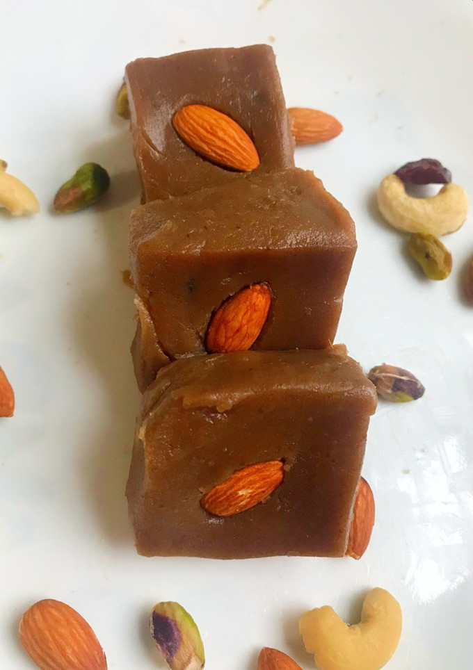 A picture of No Sugar Dates Halwa.