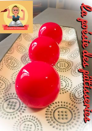 Une photo de Entremets vanille/fruits rouges