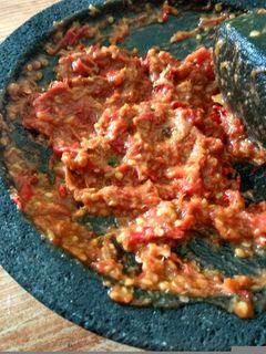 Foto resep Sambal Pecel Lele (berbahaya bagi yg lg diet)