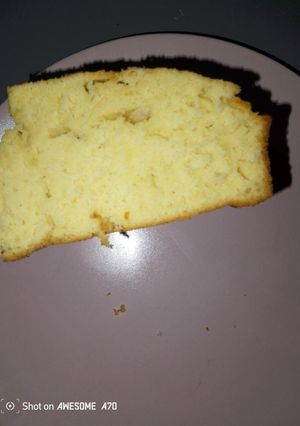 A picture of Orange flavour cake.