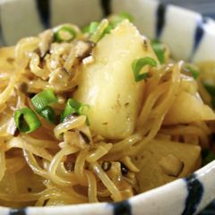 A picture of Low-Cal Stir-fried Daikon Radish and Shirataki.