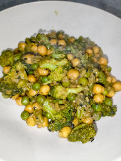 Una foto de Curry de garbanzos con verduras