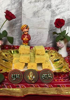છેના બરફી (Chena Barfi Recipe in Gujarati) રેસીપી મુખ્ય ફોટો