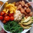 Poke de salmón con salsa agridulce