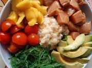 Una foto de salsa poke