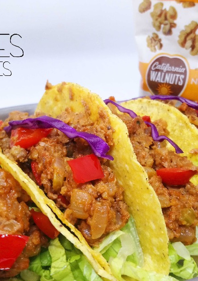 Una foto de Tacos de nueces y champiñones (Trampantojo)