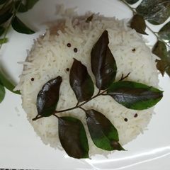 A picture of Curry pata rice.