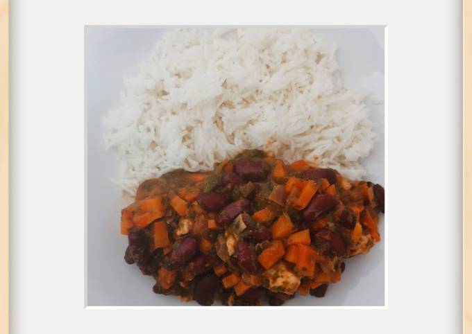 Méthode simple pour Faire Récompensé Chili de poulet au haricot rouge accompagné de riz