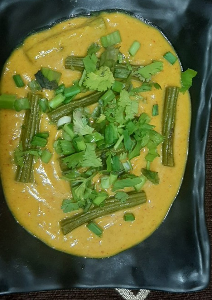 સરગવા નું શાક (Saragva Shak Recipe In Gujarati) રેસીપી મુખ્ય ફોટો
