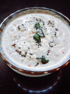 தேங்காய் பொட்டுக்கடலை சட்னி.(Thenkaai pottukadalai chutney recipe in tamil) செய்முறை முக்கிய புகைப்படம்
