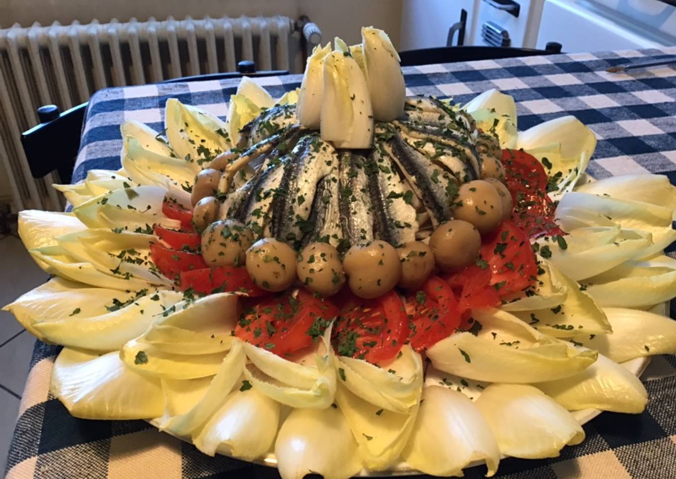 Recipe of Perfect Salade « dôme » aux endives,tomate,champignons et anchois