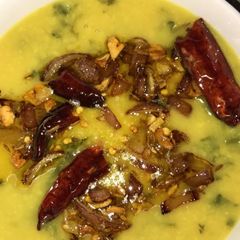 A picture of Dhaba style dal tadka.