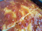 Una foto de polenta rellena