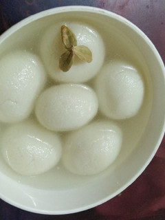 रसगुल्ला (Rasgulla recipe in Hindi) रेसिपी मुख्य फोटो