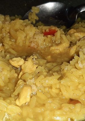 Una foto de Arroz con pollo y azafrán