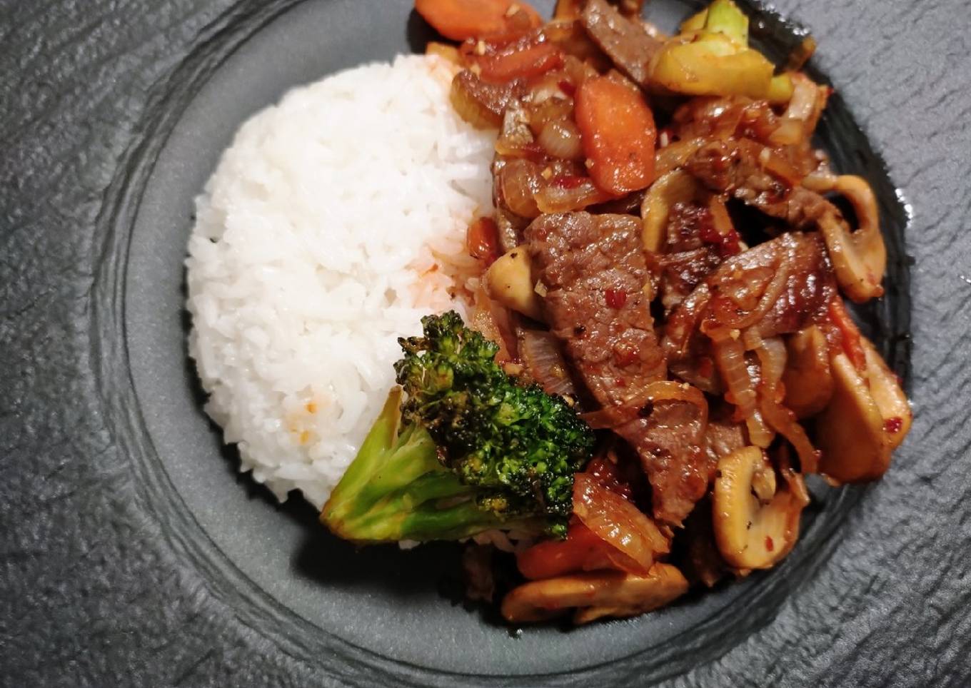 Firecracker beef stir fry