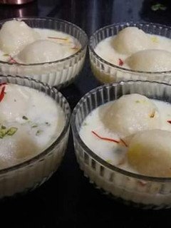 सूजी खोया पीठा (Suji khoya peetha recipe in hindi) रेसिपी मुख्य फोटो