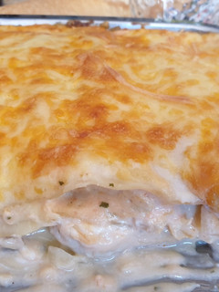 Una foto de Lasaña de pollo y champiñones