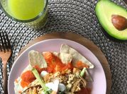 Una foto de desayunos con pollo