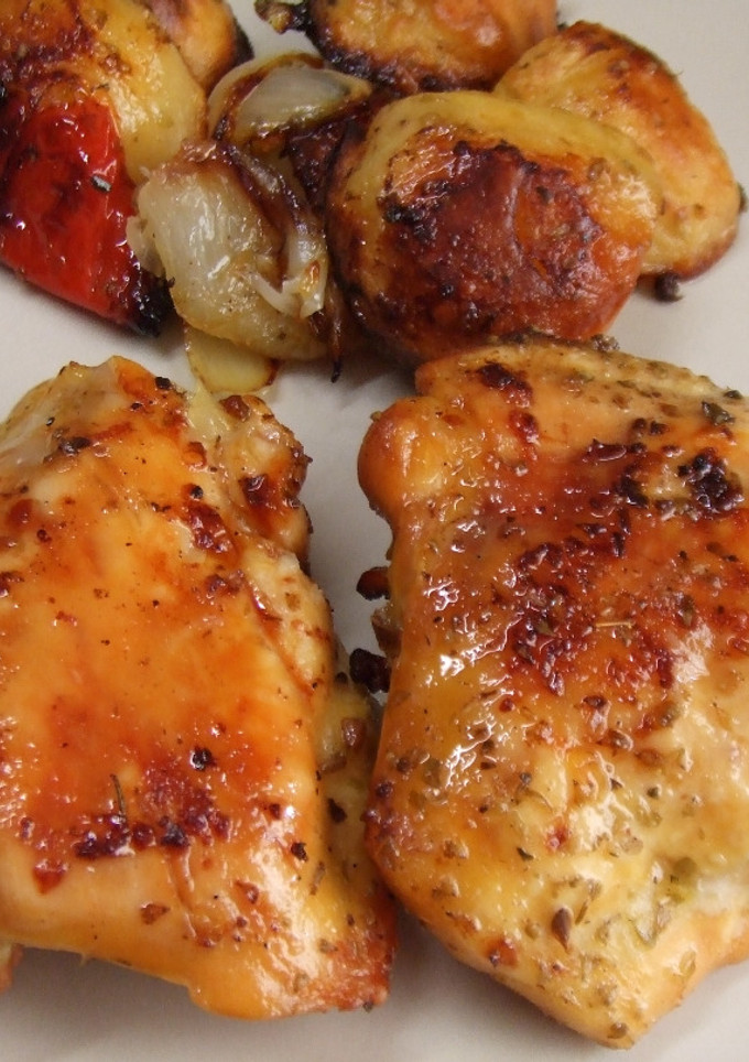 Una foto de Pollo asado al orégano y limón