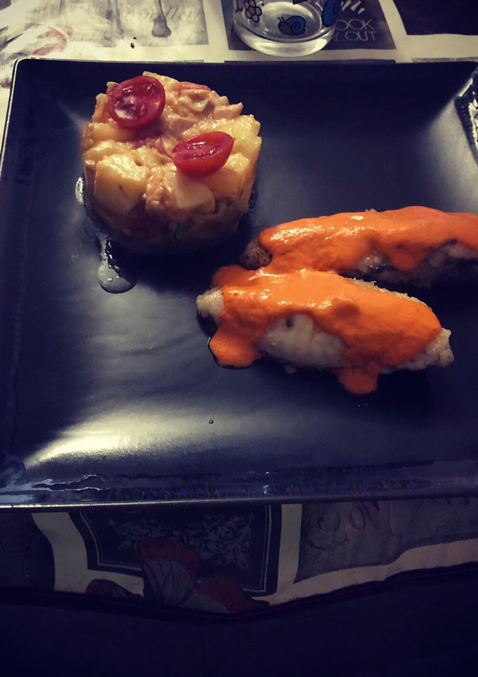 Una foto de Rape en salsa de pimiento de piquillo