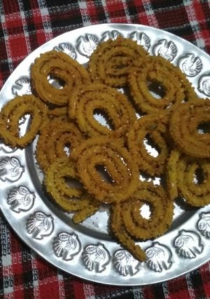 પાણીપુરી ફ્લેવર ચકરી (Panipuri Flavour Chakri Recipe in Gujarati) રેસીપી મુખ્ય ફોટો