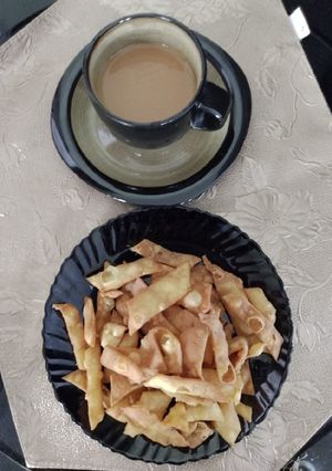 A picture of Homemade Namak paray.