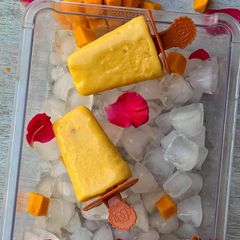 A picture of Mango kulfi.