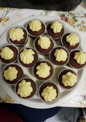 Kakaós muffin vaníliás pudinggal recept fotója