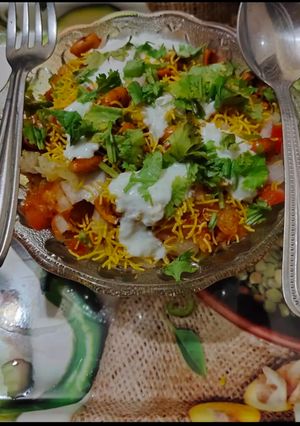 આલુ ચાટ (aaloo chat recipe in Gujarati) રેસીપી મુખ્ય ફોટો
