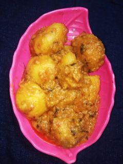 কাশ্মীরি আলুর দম (kashmiri aloor dum recipe in Bengali) রেসিপির প্রধান ছবি