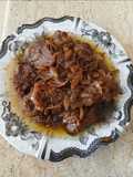 صينية لحمة بصوص البصل