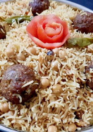 A picture of Beef kofta and chana pulao.