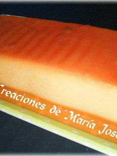 Una foto de Flan de mermelada de nísperos