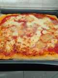 Pizza con gorgonzola e salame😋