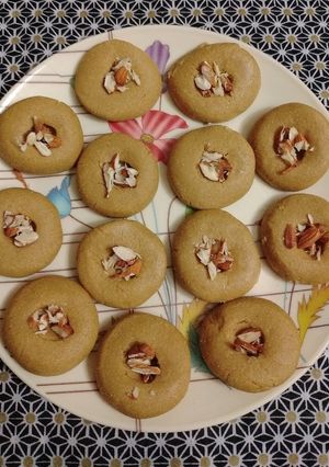 *பொட்டுக்கடலை பேடா* (தீபாவளி ஸ்பெஷல்) செய்முறை முக்கிய புகைப்படம்