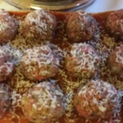 A picture of Moms marinara sauce.