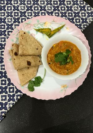 A picture of Vegetable curry sabji.