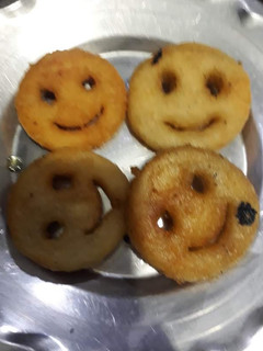पोटैटो स्माइली (Potato smiley recipe in hindi) रेसिपी मुख्य फोटो