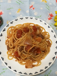 (煮食影片)肉醬意粉~好味 + 簡單易做 + 免焗 + 材料容易買到。 的食譜成品照片