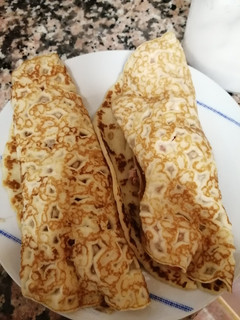 Una foto de Crepes de atún, tomate y huevo