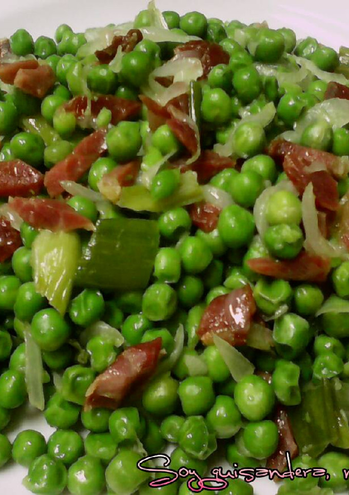 Una foto de Guisantes con Cebolleta y jamón