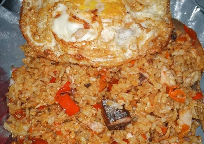 Nasi goreng terasi pedas ikan tongkol