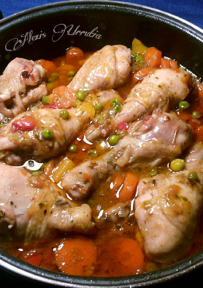 Una foto de Muslos de pollo con verduras, a las siete especias libanesas