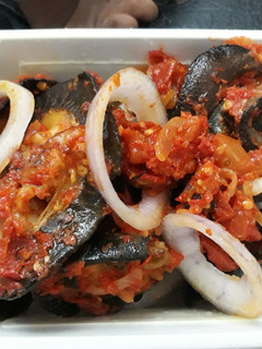 A picture of Peppered snail.